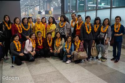 Đoàn hành hương đến phi trường Delhi